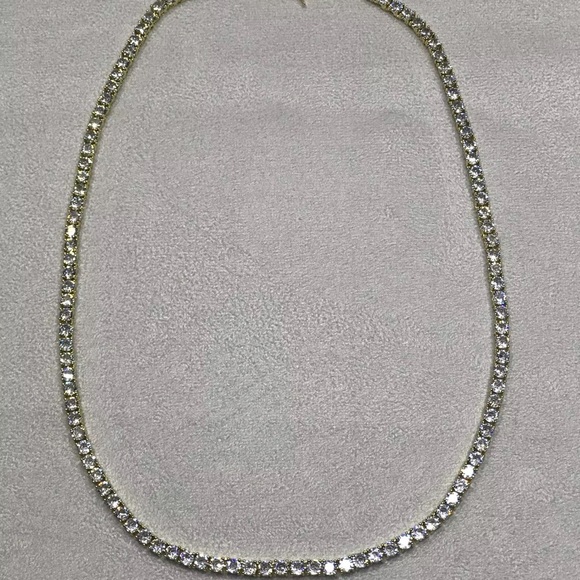 18k Tennis Necklace - Picture 4 of 9